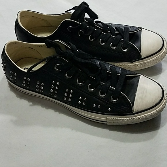 chuck taylor all star studs high top